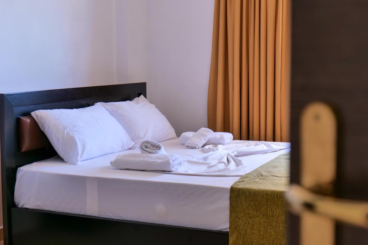 Verano Hotel Saranda Extérieur photo