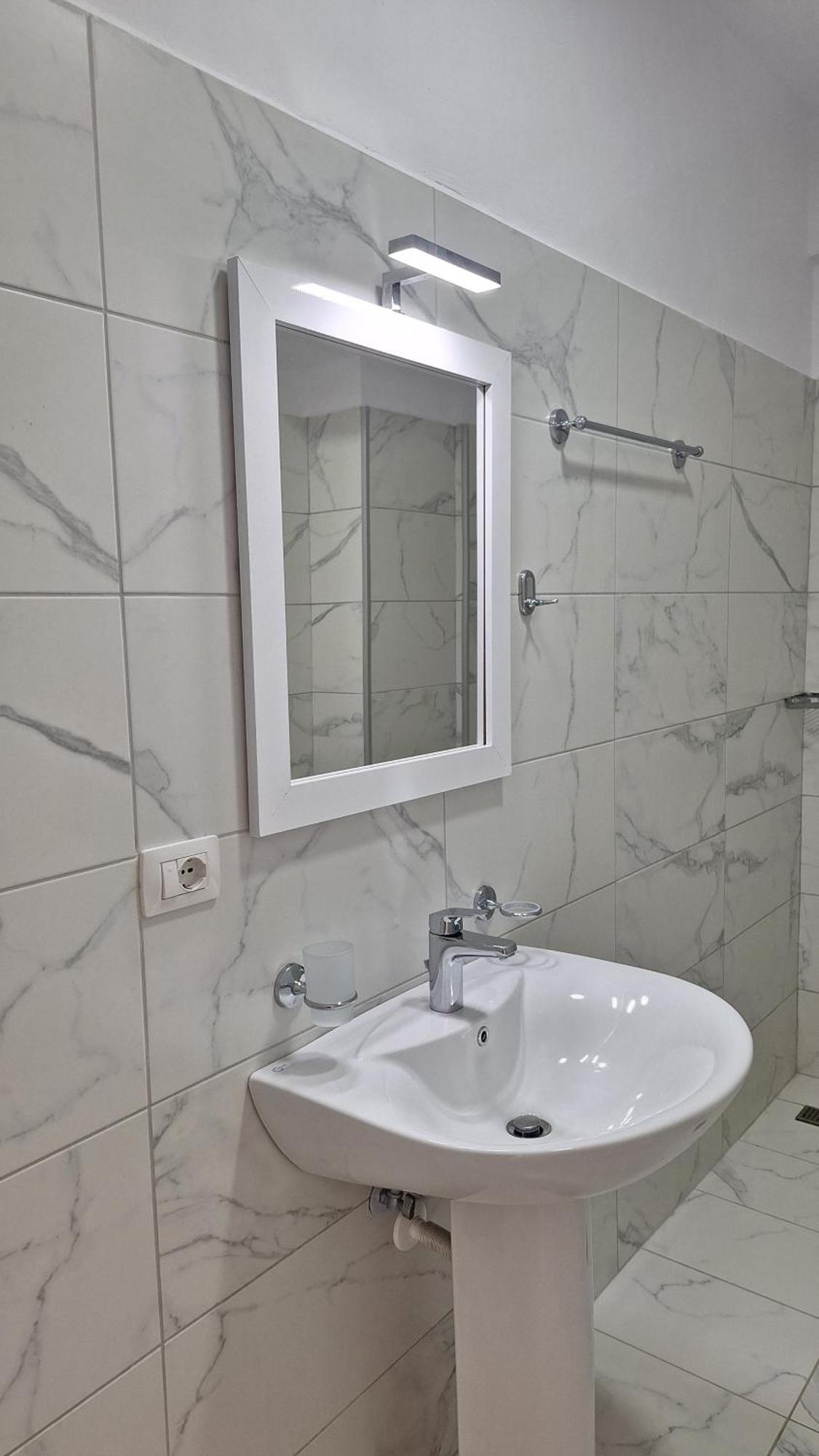 Verano Hotel Saranda Extérieur photo