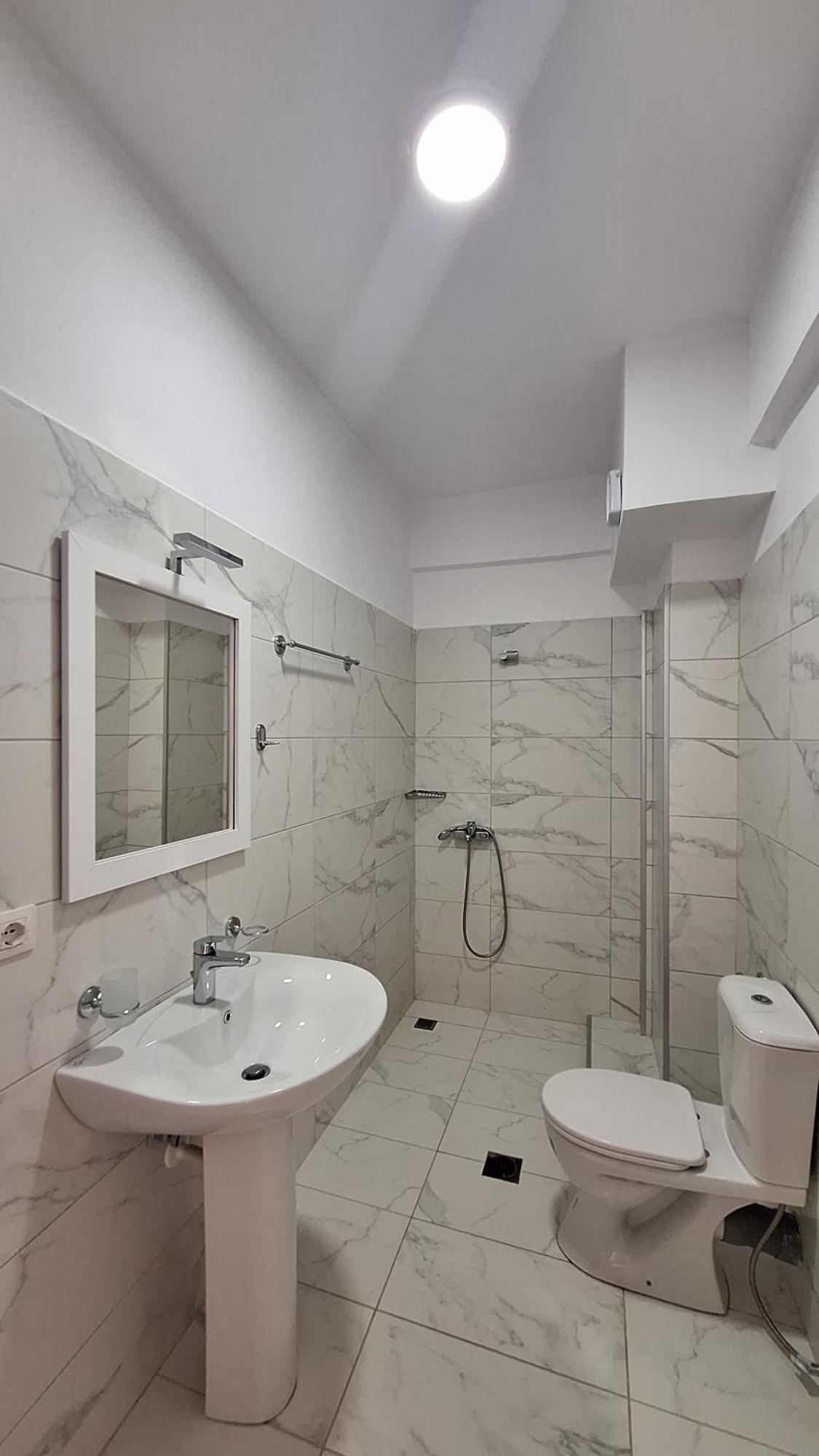 Verano Hotel Saranda Extérieur photo